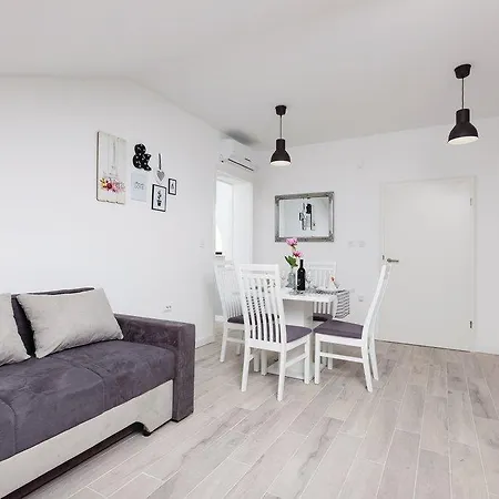 Vranjic 14251b Apartman Solin
